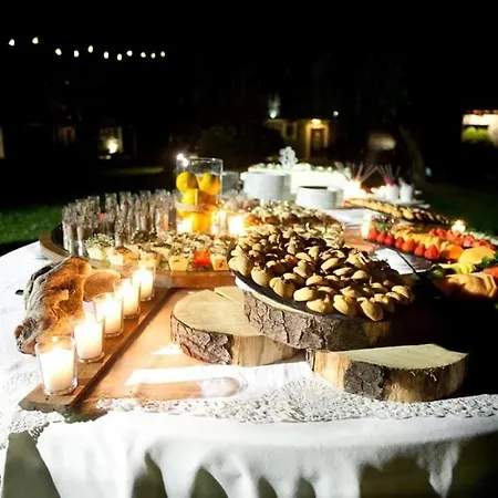 Cascina Borgofrancone Aparthotel 4*