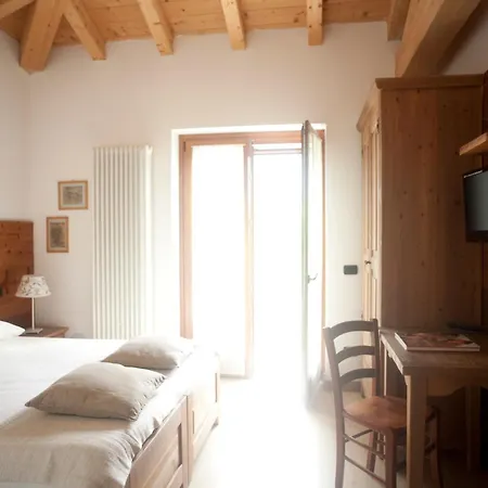 Apartmanhotel Cascina Borgofrancone 3*