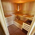 Cascina Borgofrancone Hotel apartamentowy 4*