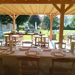 Cascina Borgofrancone 公寓式酒店 4*