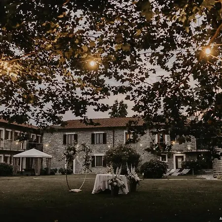 Cascina Borgofrancone Hotel apartamentowy Gera Lario