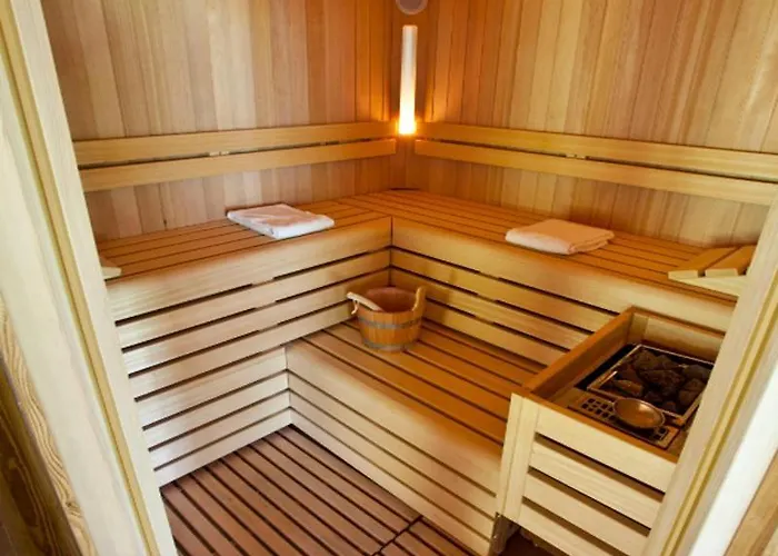 Cascina Borgofrancone Aparthotel 4*