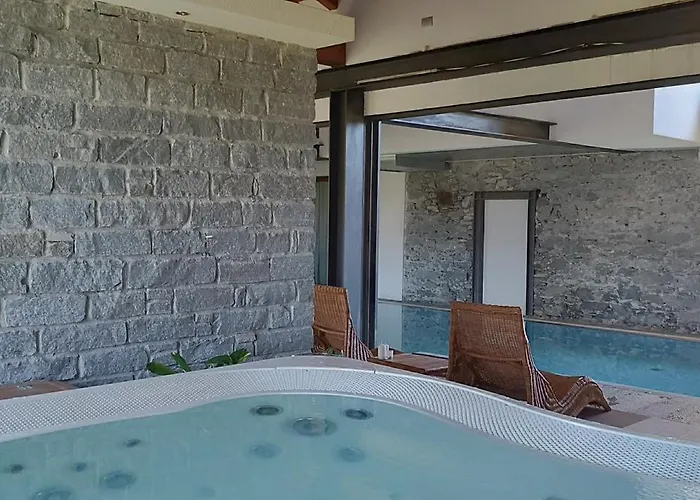 Апарт-отель Cascina Borgofrancone Джера-Ларио