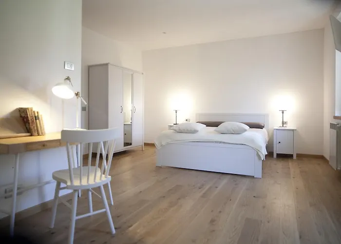 Cascina Borgofrancone Aparthotel Gera Lario